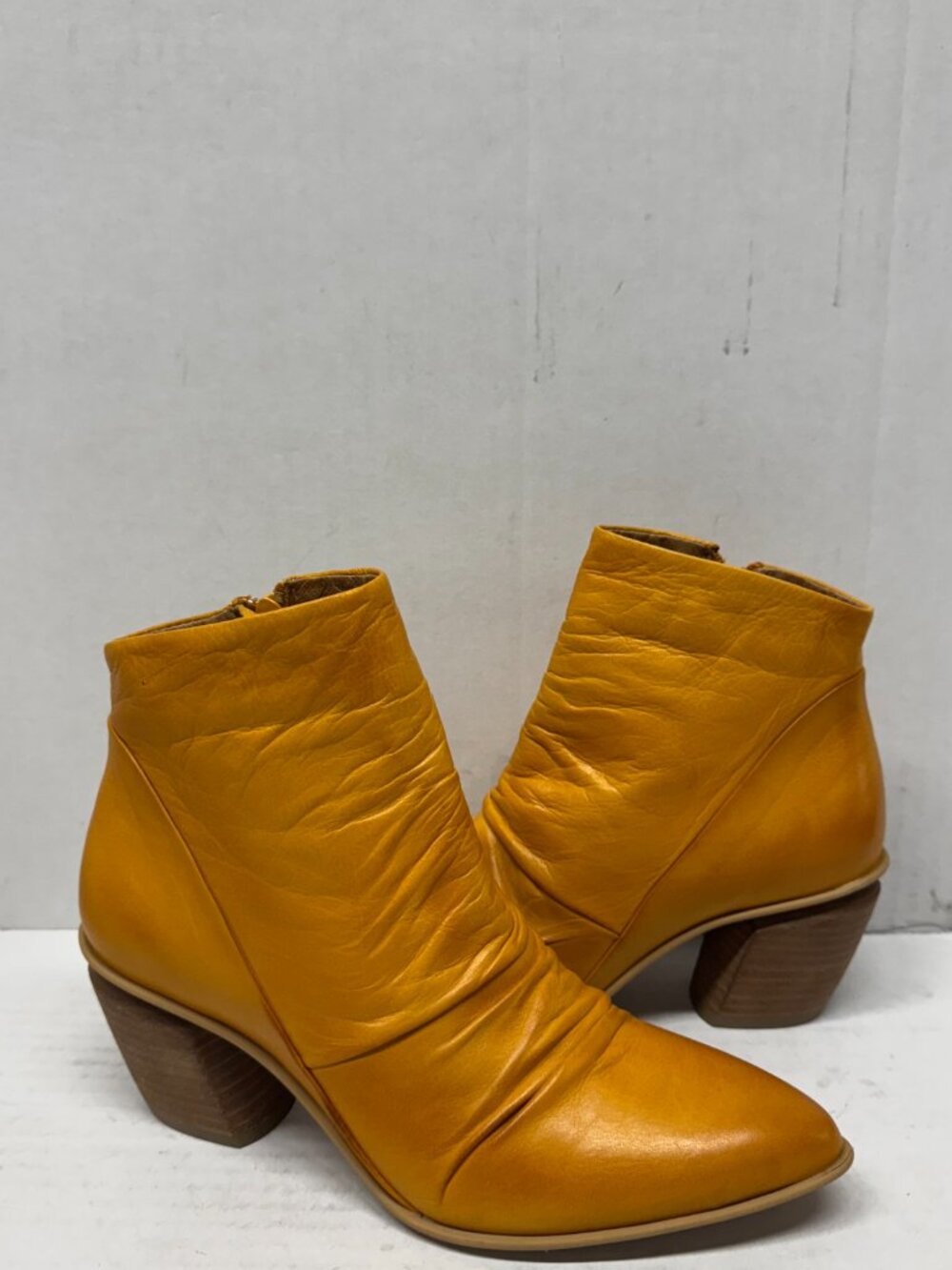 MIZ MOOZ RUCHED SOFT LEATHER BOOTIE SIDE ZIP OCHRE 37EU / 7US NEW # Z-254